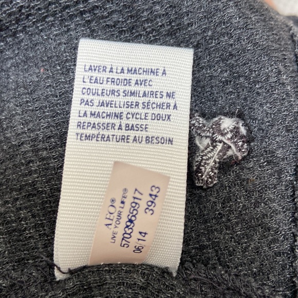 Women’s American Eagle Outfitters scoop-neck and lace sleeve grey sweater. Sz XS - Picture 9 of 11